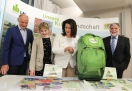 Mitarbeiter der LfL präsentieren Staatsministerin und Präsident den Rucksack