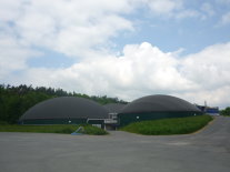Kemnath: In den großen Fermentern werden Pflanzen zu Biogas vergoren