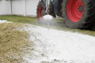 Applikation der Silageabdeckung auf Basis Nachwachsender Rohstoffe