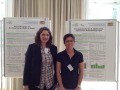 Tatjana Lunenberg (links) und Dr. Anja Hartmann (rechts) vor ihren Postern bei der der Tagung "Die Durchwachsene Silphie (Silphium perfoliatum L.), eine Energiepflanze der Zukunft?", die von 09.-10. Mai 2016 am Thünen-Institut in Braunschweig stattfand 
